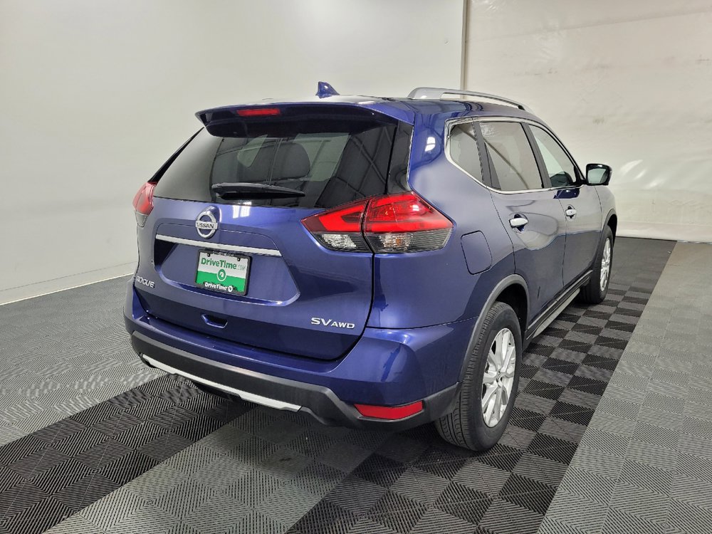 Used 2017 Nissan Rogue SV w/ Sun & Sound Touring Package AWD/4WD image 9
