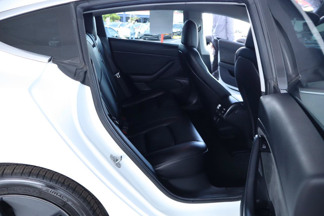 Used 2018 Tesla Model 3 Long Range RWD image 31