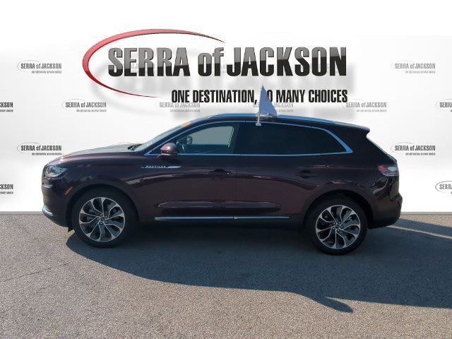 Used 2022 Lincoln Nautilus Reserve AWD/4WD image 6