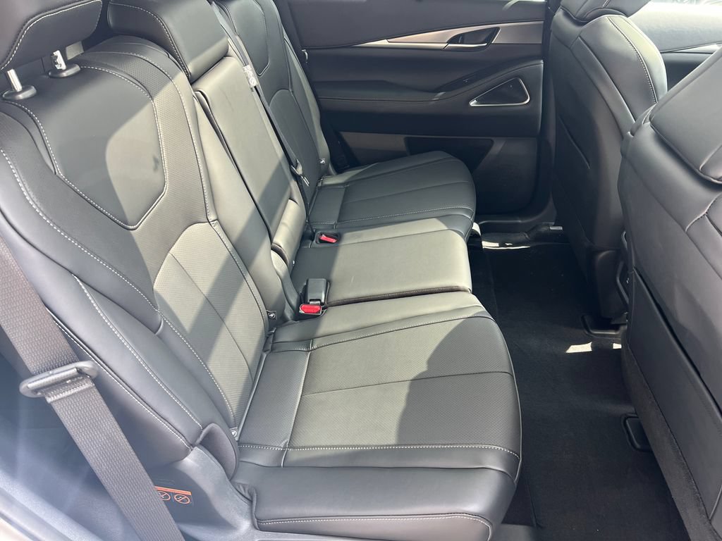 Certified 2026 INFINITI QX60 Luxe w/ Cargo Package FWD image 17