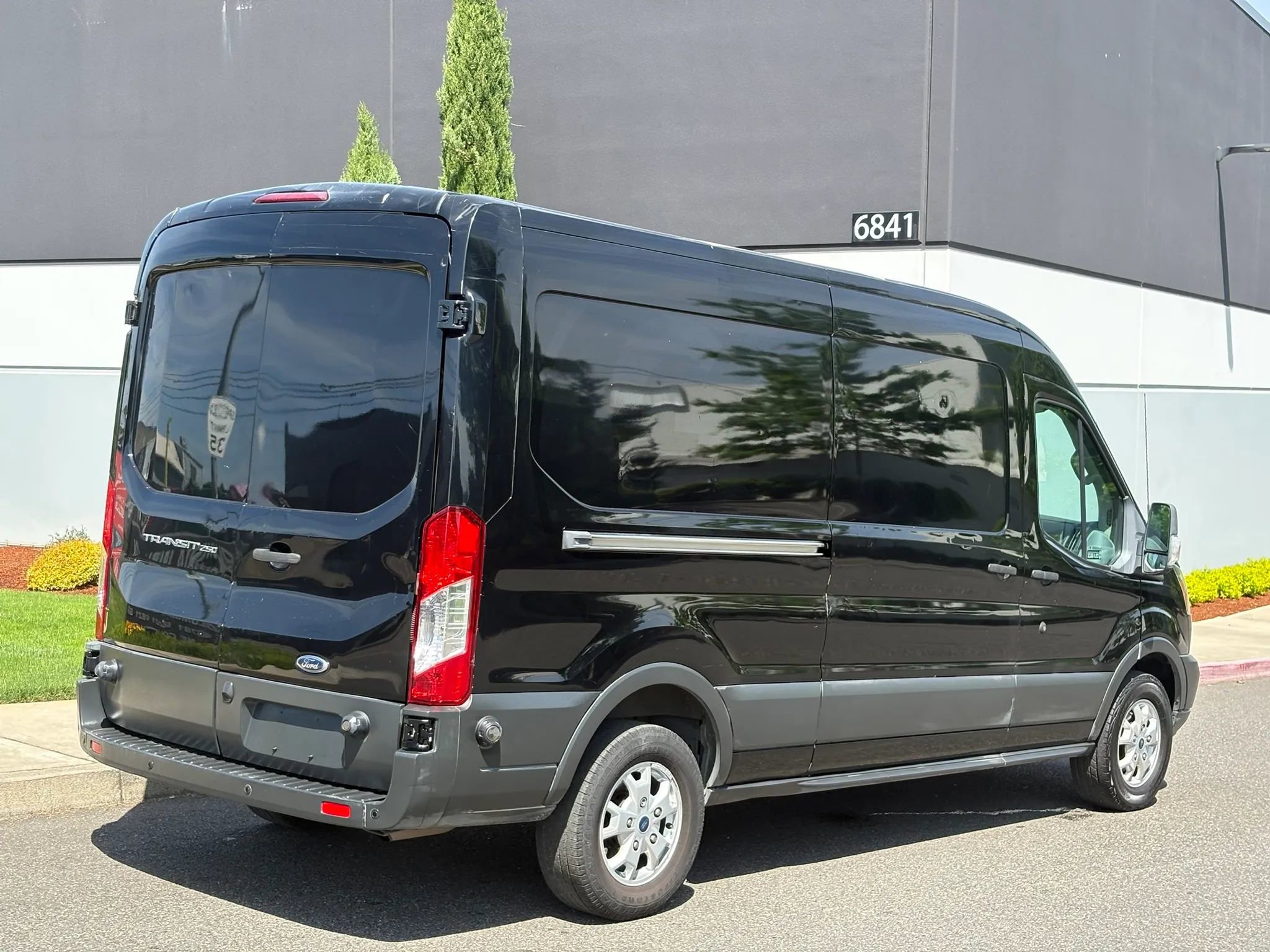 Used 2016 Ford Transit 250 148 Medium Roof RWD image 6
