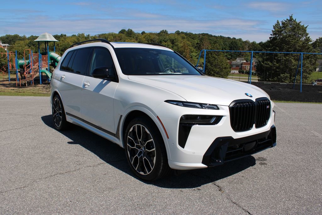 New 2026 BMW X7 M60i image 2