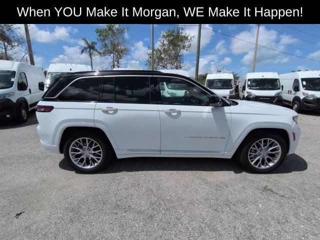 Used 2024 Jeep Grand Cherokee Summit AWD/4WD image 6