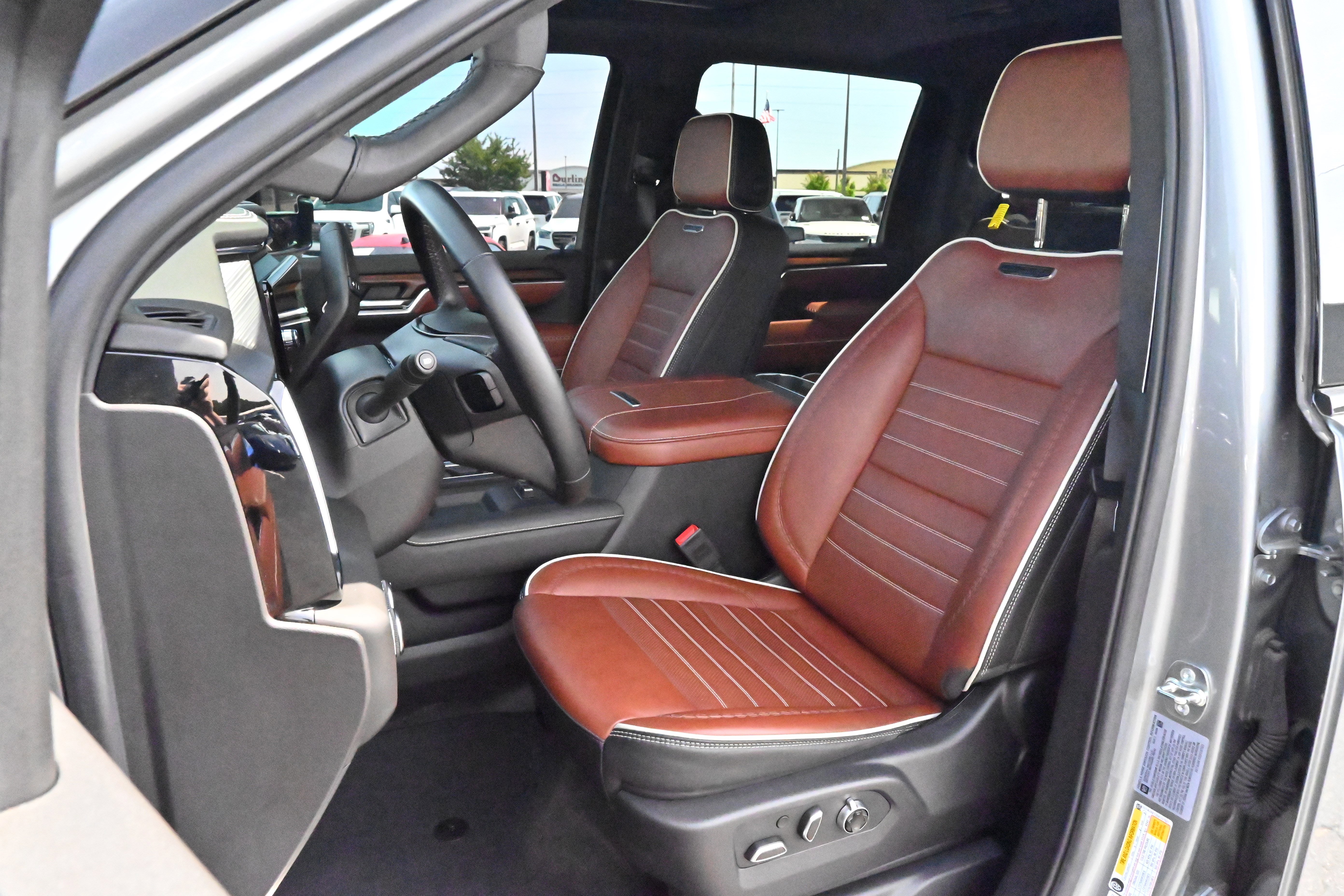 Used 2025 GMC Sierra 2500 Denali Ultimate w/ Max Trailering Package image 7