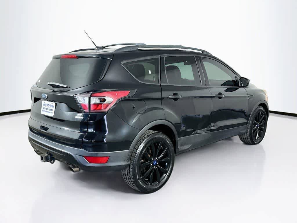 Used 2017 Ford Escape SE w/ SE Sport Appearance Package AWD/4WD image 25