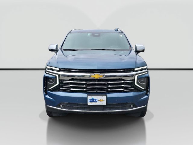 Used 2025 Chevrolet Suburban Premier AWD/4WD image 8