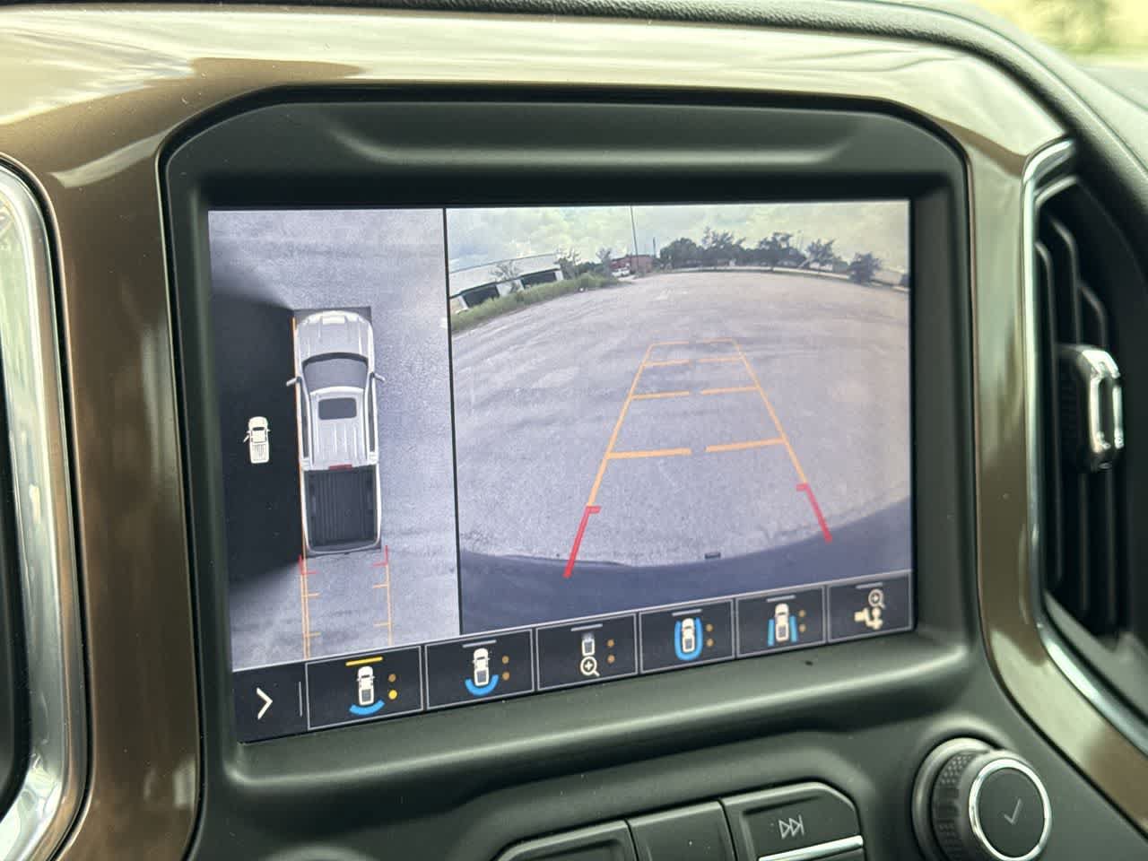 Used 2019 Chevrolet Silverado 1500 High Country w/ Technology Package RWD image 28