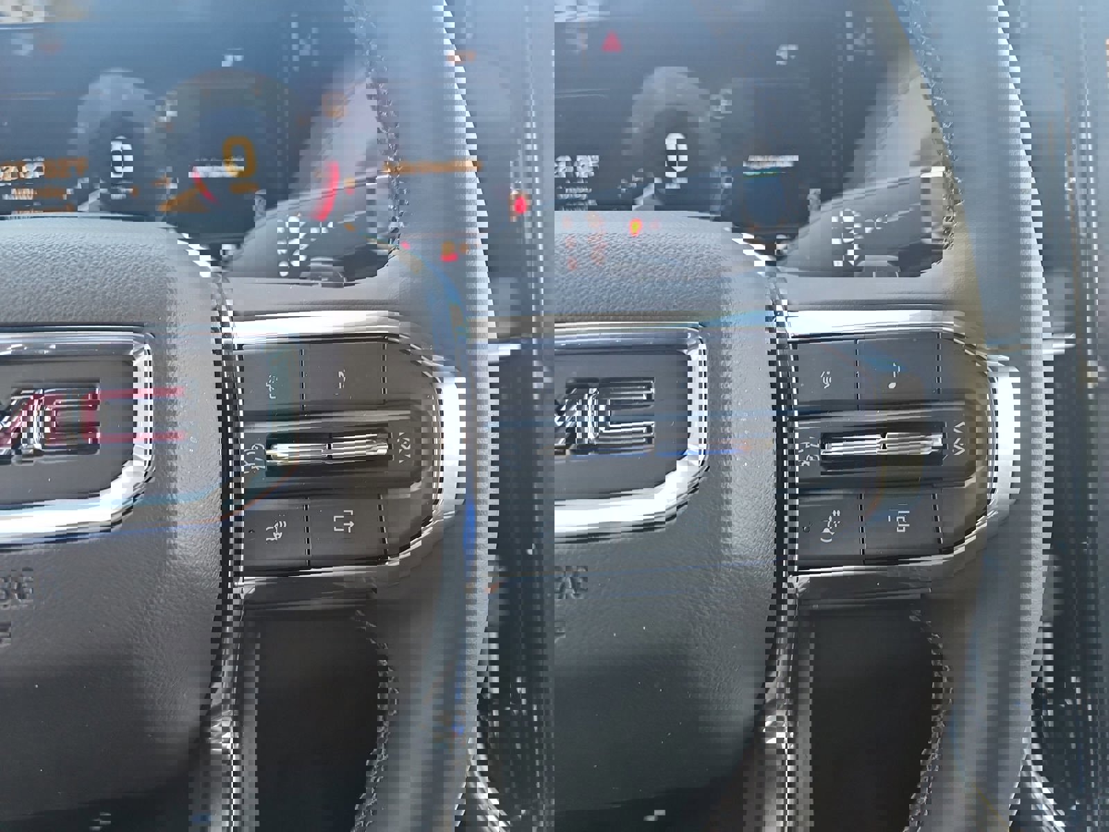 Used 2025 GMC Yukon Elevation image 14