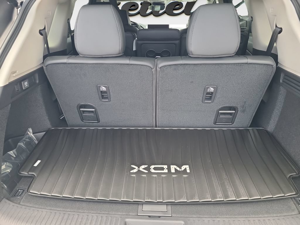 New 2026 Acura MDX SH-AWD image 9