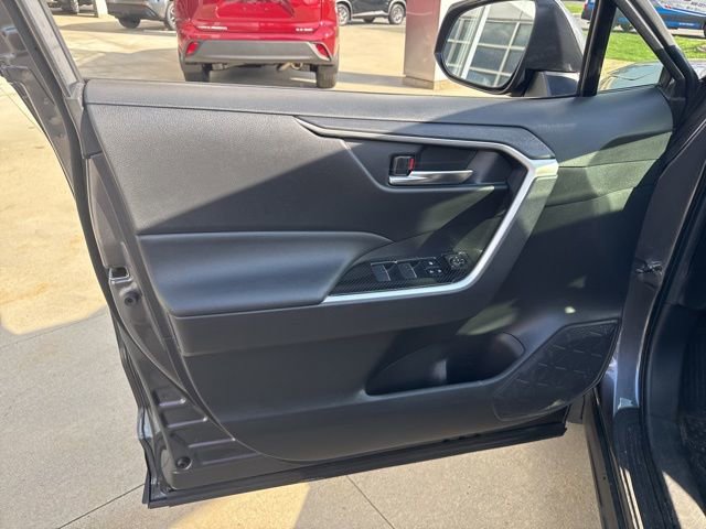 Used 2022 Toyota RAV4 XLE image 24