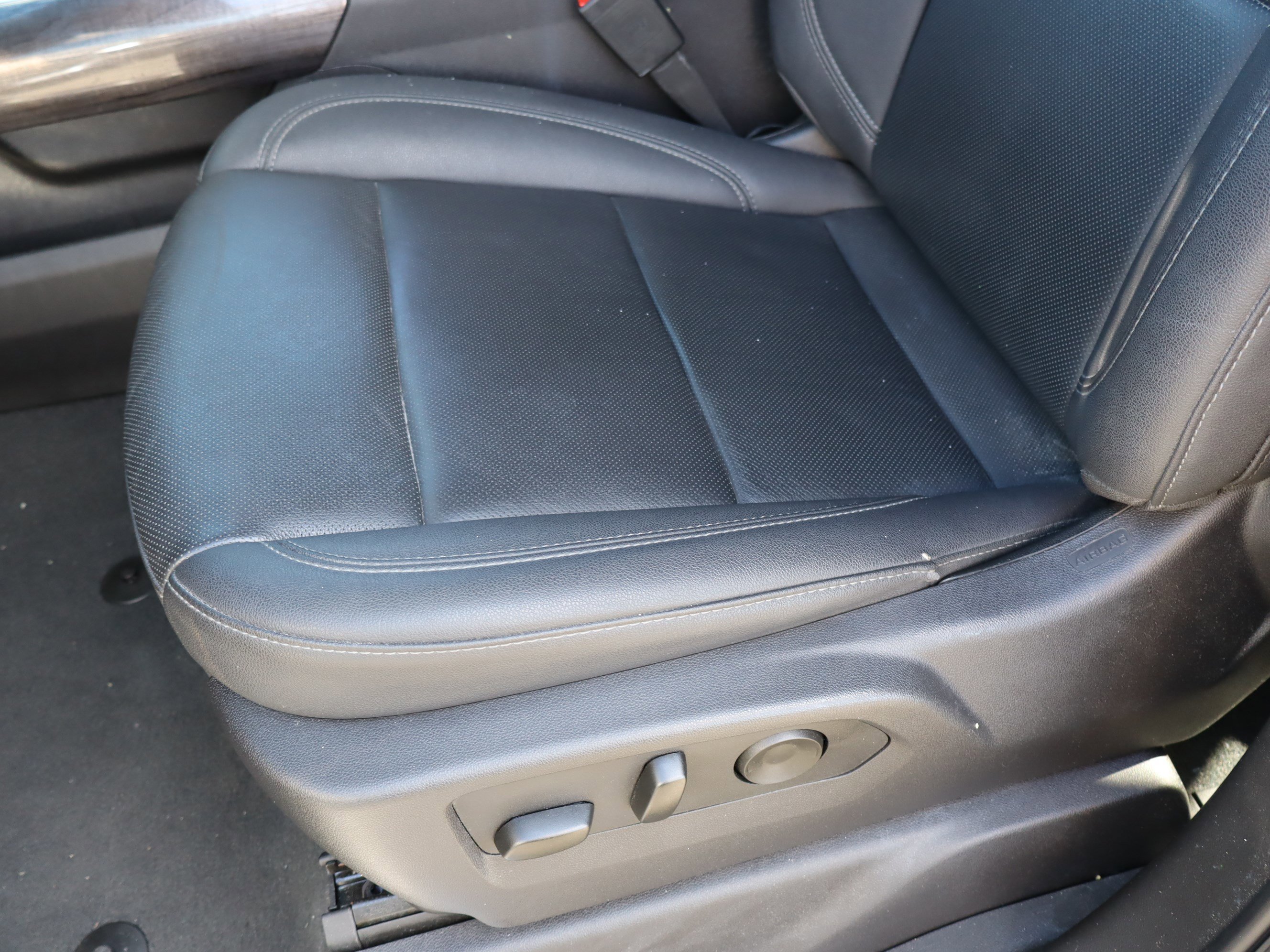 Certified 2025 Chevrolet Silverado 1500 LTZ w/ LTZ Premium Package image 18