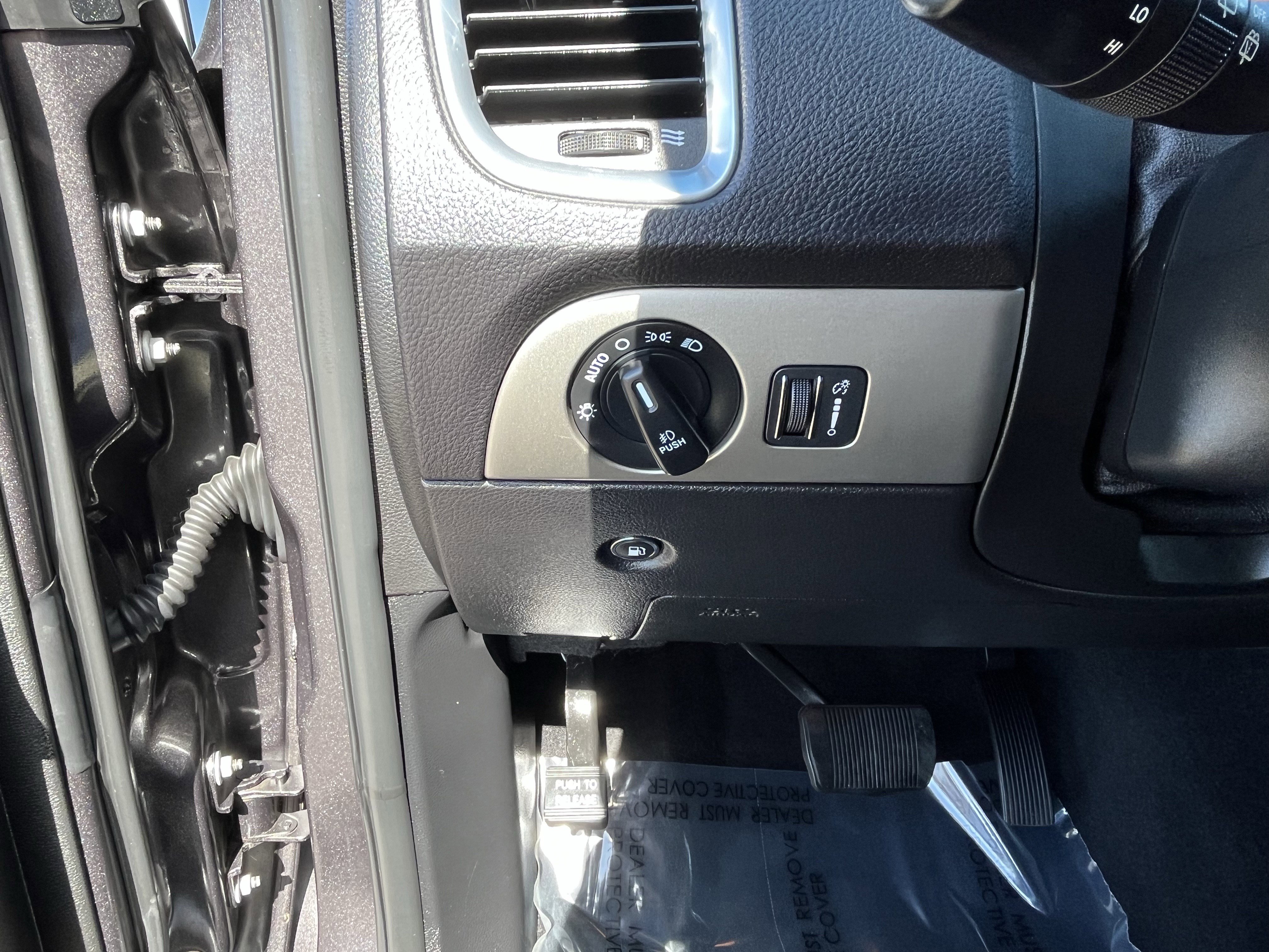 Used 2019 Dodge Durango SXT w/ Trailer Tow Group IV image 25