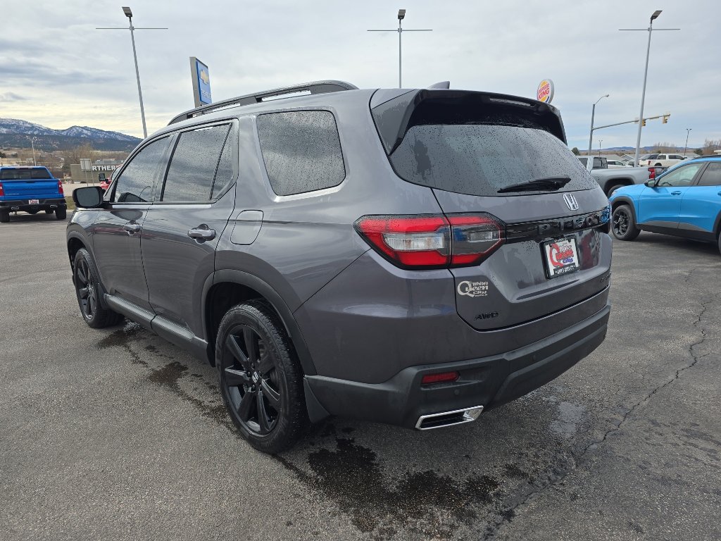 Used 2025 Honda Pilot Black Edition image 29