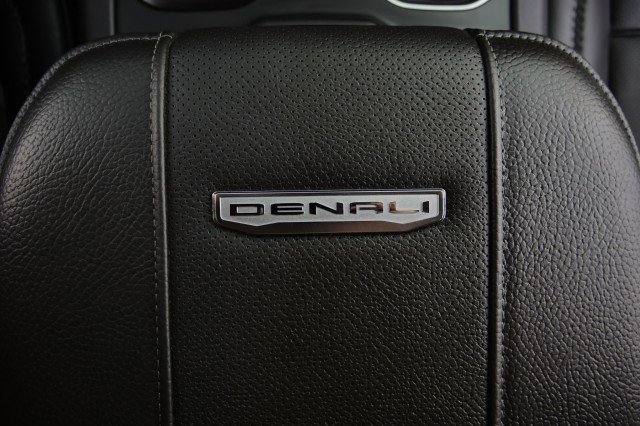 Used 2026 GMC Sierra 3500 Denali w/ Denali Reserve Package image 13