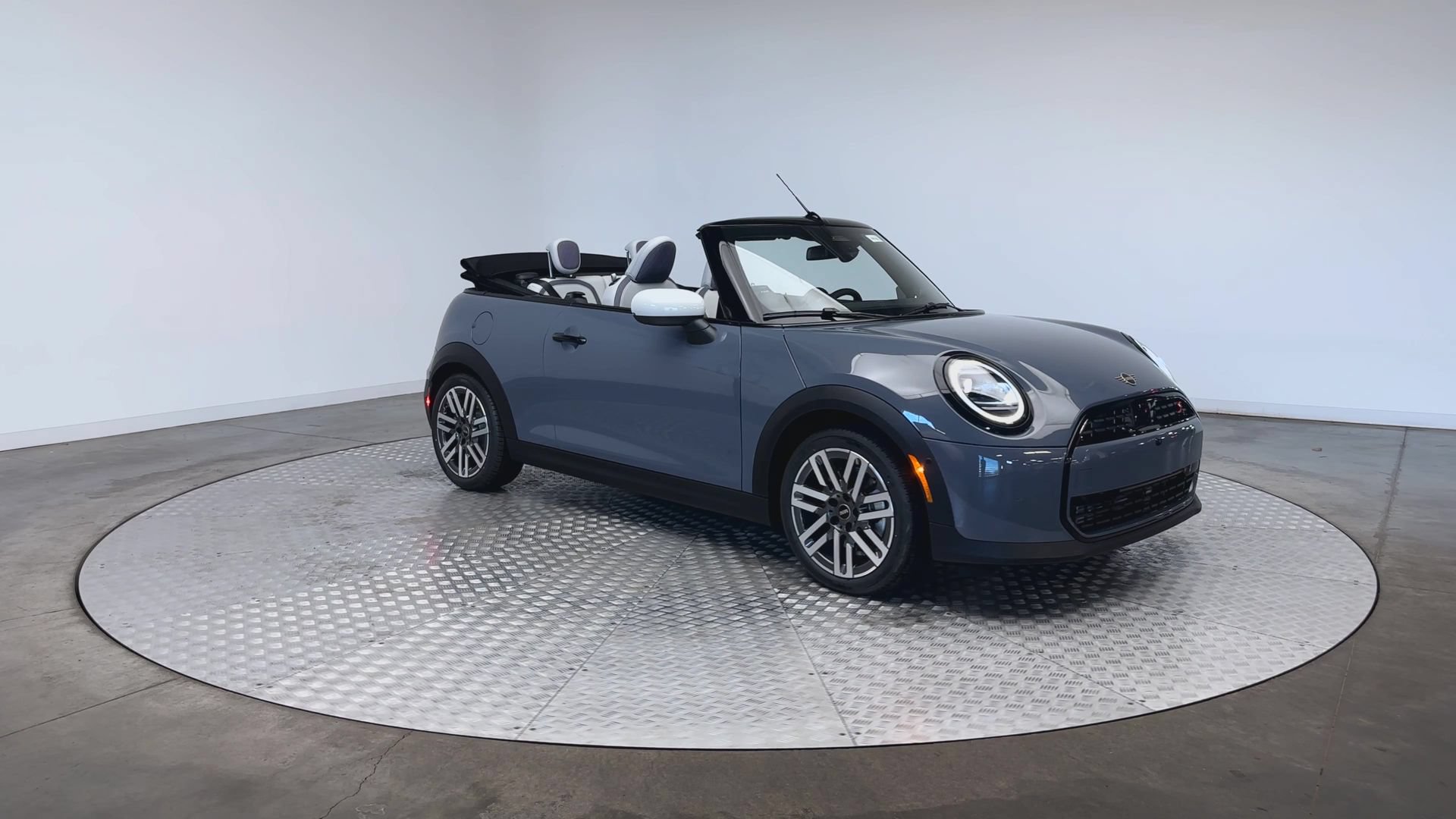 New 2026 MINI Cooper S FWD image 2