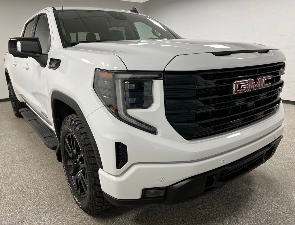 Used 2025 GMC Sierra 1500 Elevation w/ Elevation Premium Package image 2