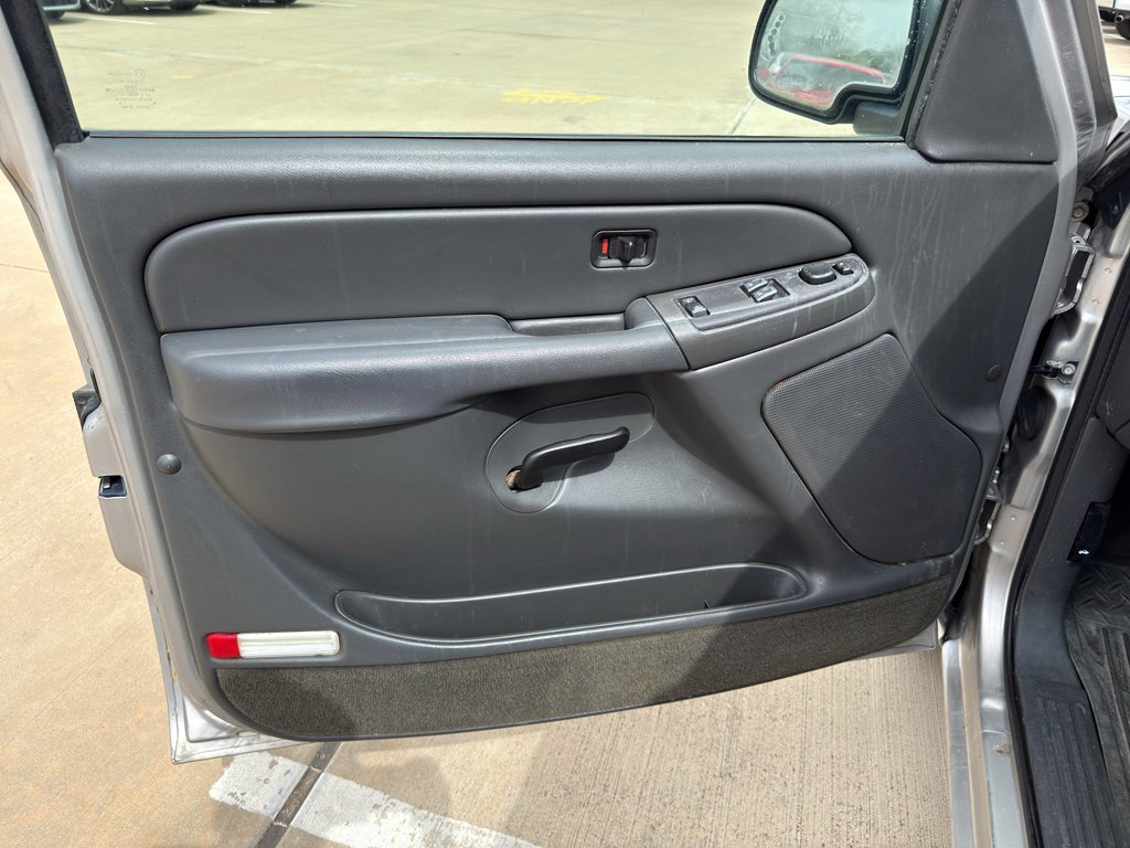 Used 2005 Chevrolet Silverado 1500 LS image 9