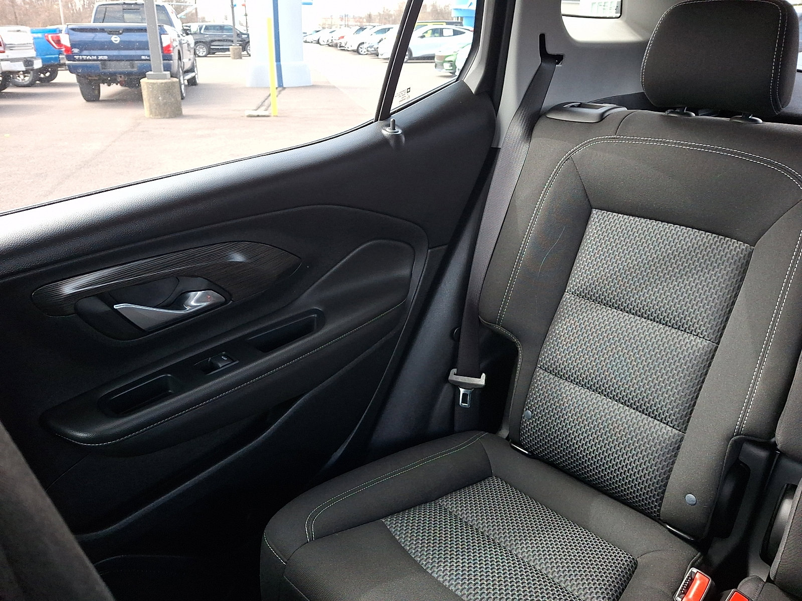Used 2023 GMC Terrain SLE w/ Driver Convenience Package AWD/4WD image 18