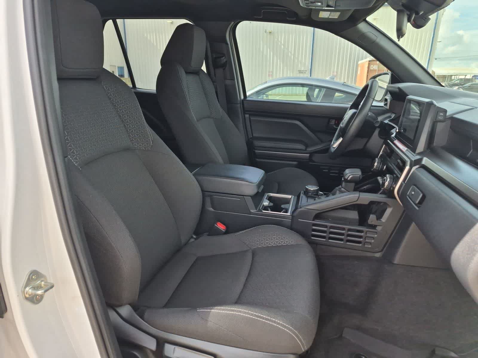 Used 2025 Toyota 4Runner SR5 AWD/4WD image 26