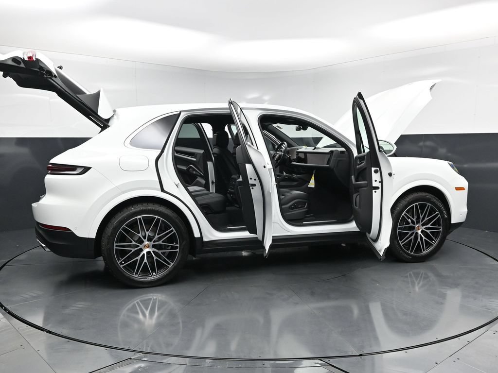 New 2026 Porsche Cayenne E-Hybrid AWD/4WD image 32