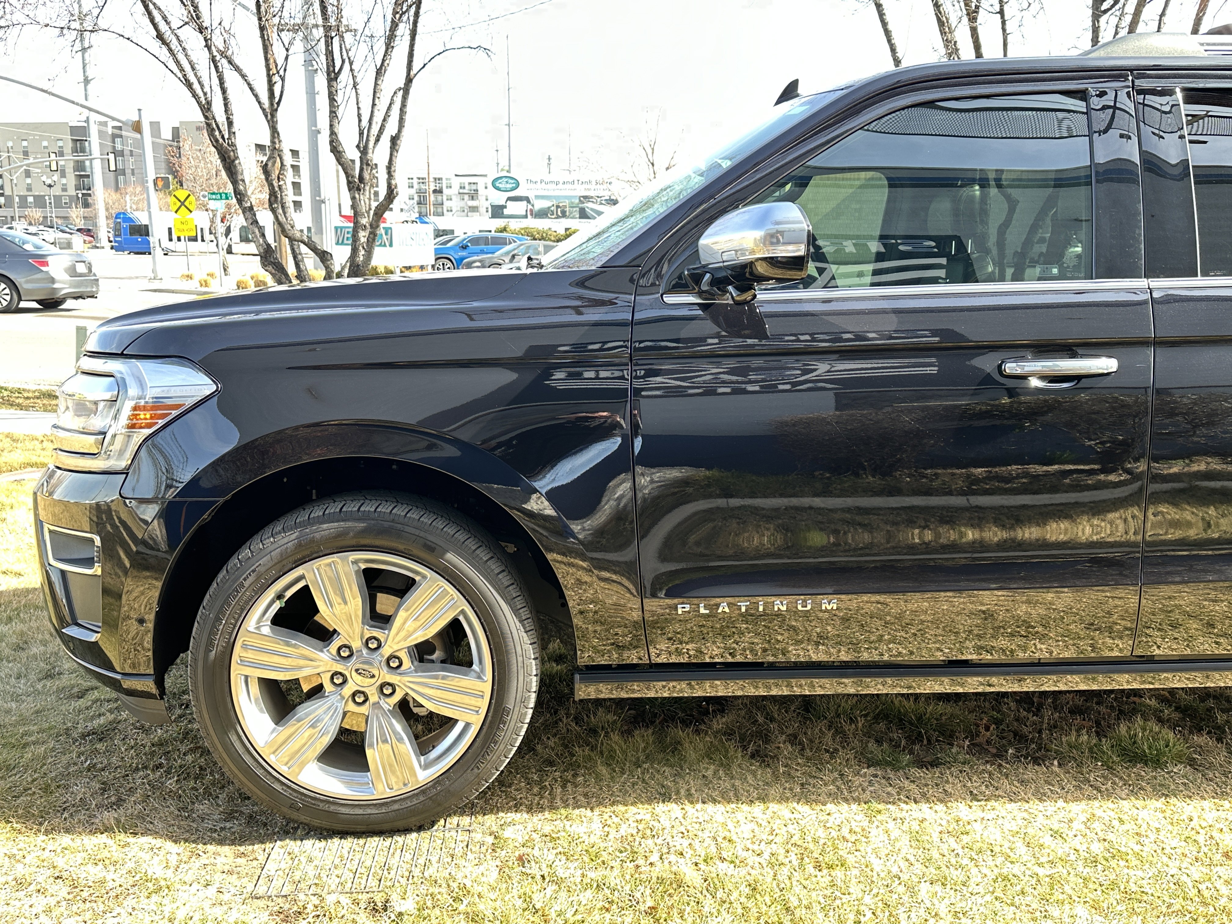 Used 2024 Ford Expedition Max Platinum AWD/4WD image 10