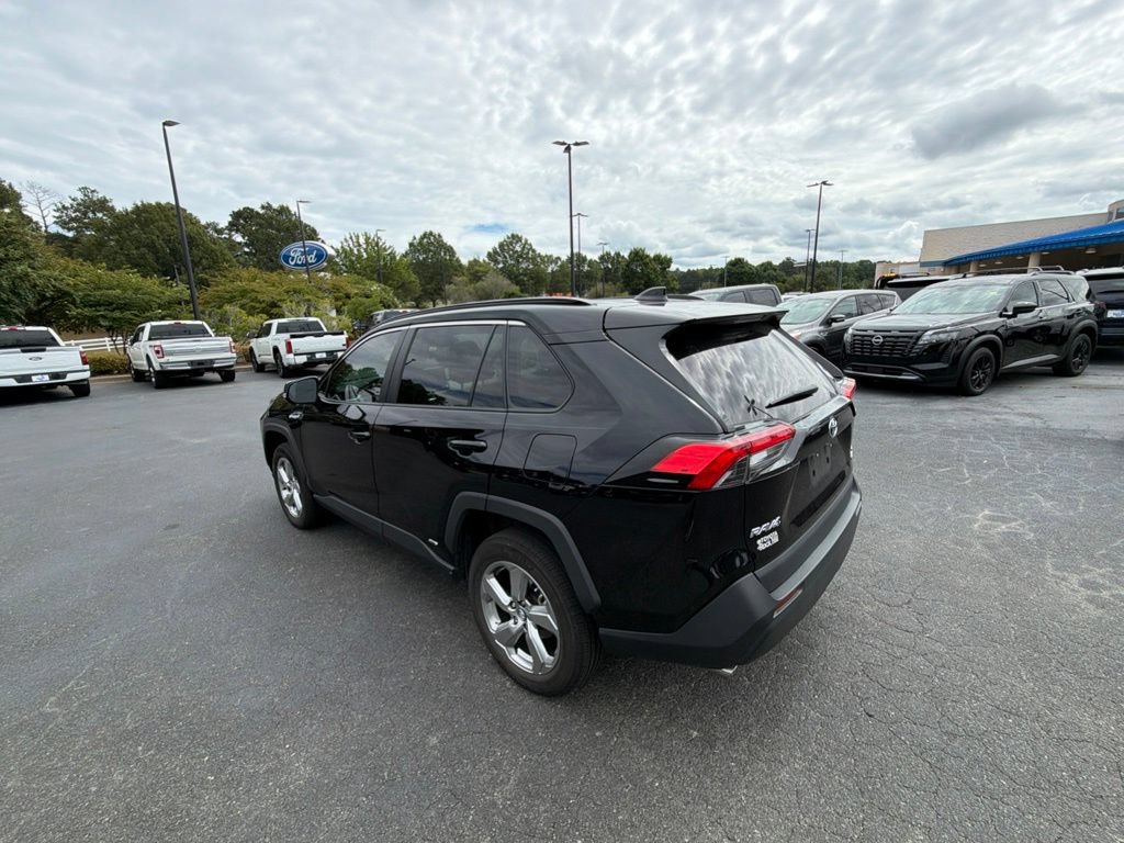 Used 2021 Toyota RAV4 XLE Premium AWD/4WD image 20