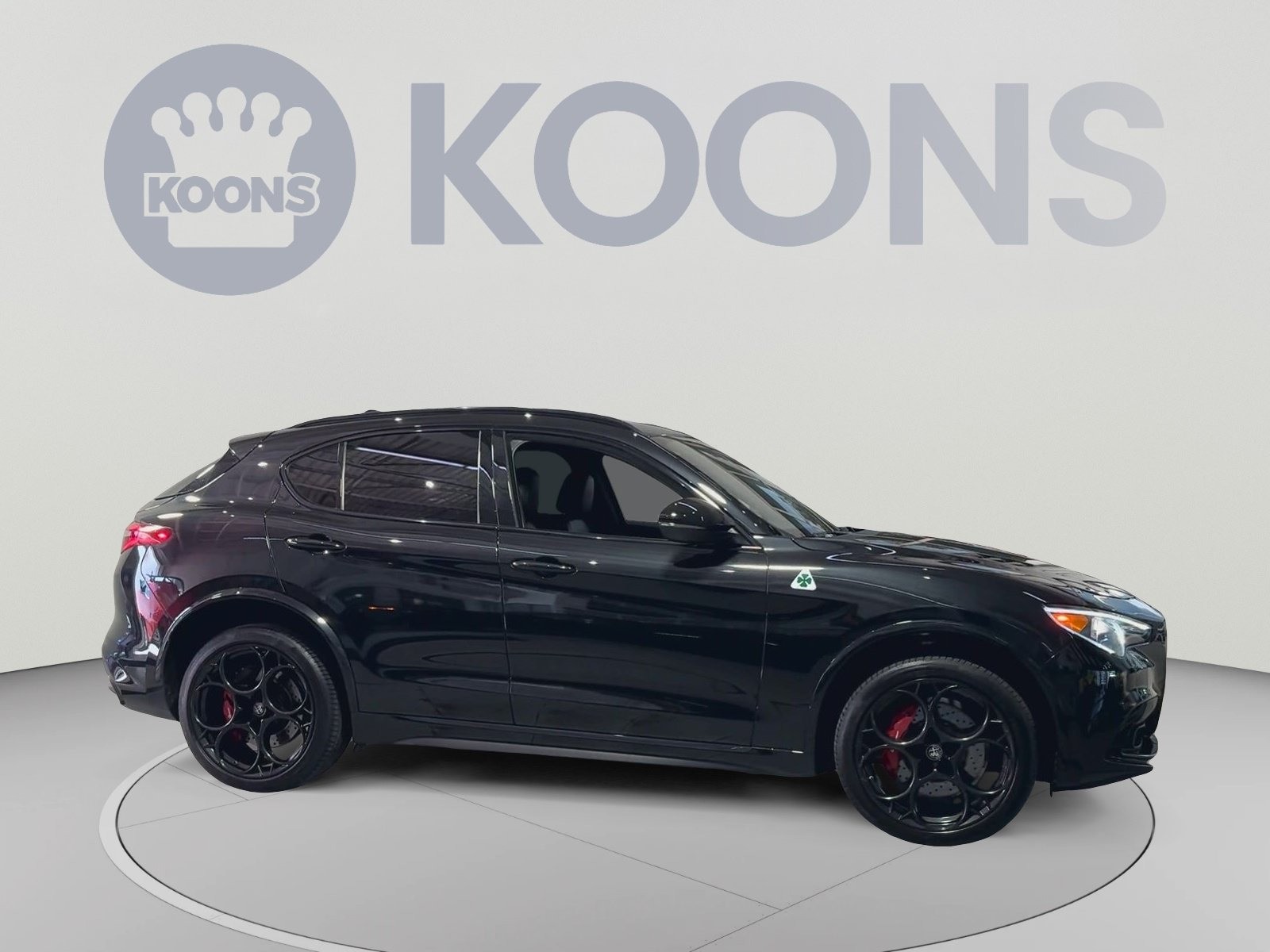 Used 2022 Alfa Romeo Stelvio Quadrifoglio w/ Active Assist Plus Package AWD/4WD image 2