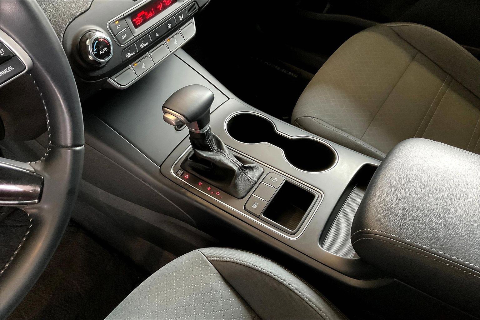 Used 2020 Kia Sorento S image 18