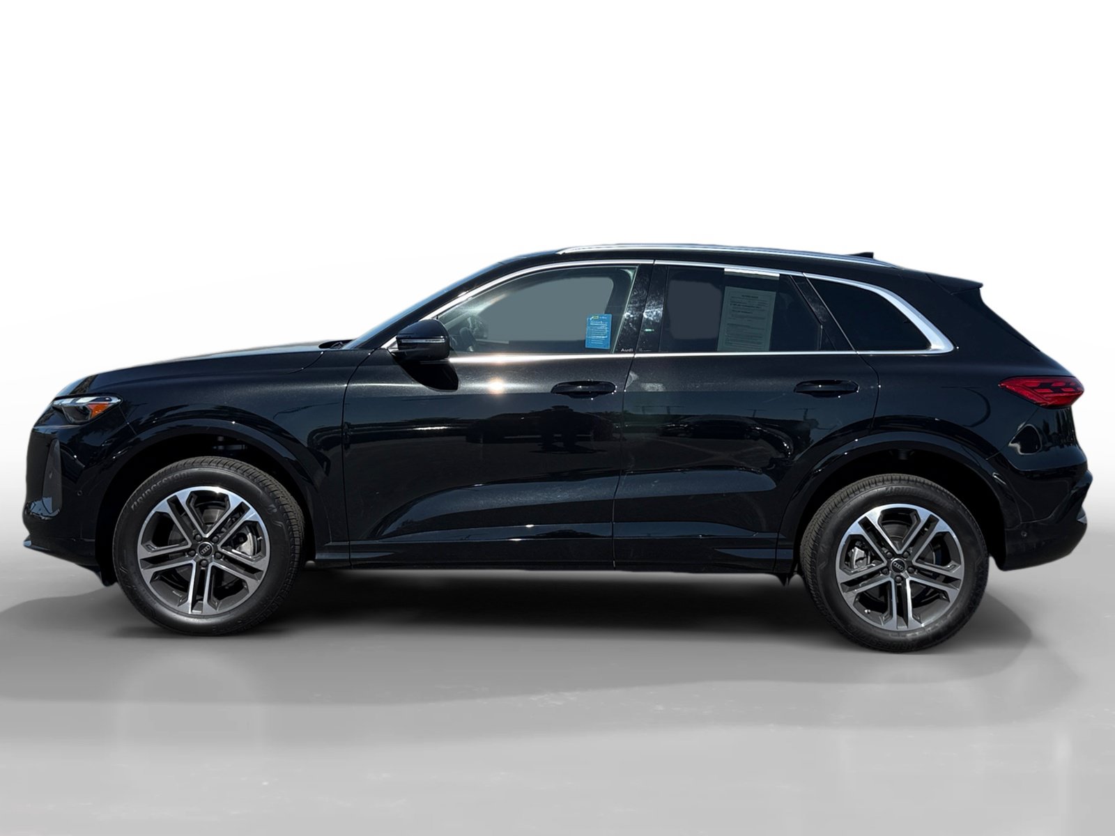 Certified 2025 Audi Q5 Premium w/ Convenience Package AWD/4WD image 2