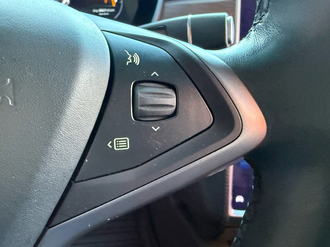 Used 2020 Tesla Model X Long Range image 36