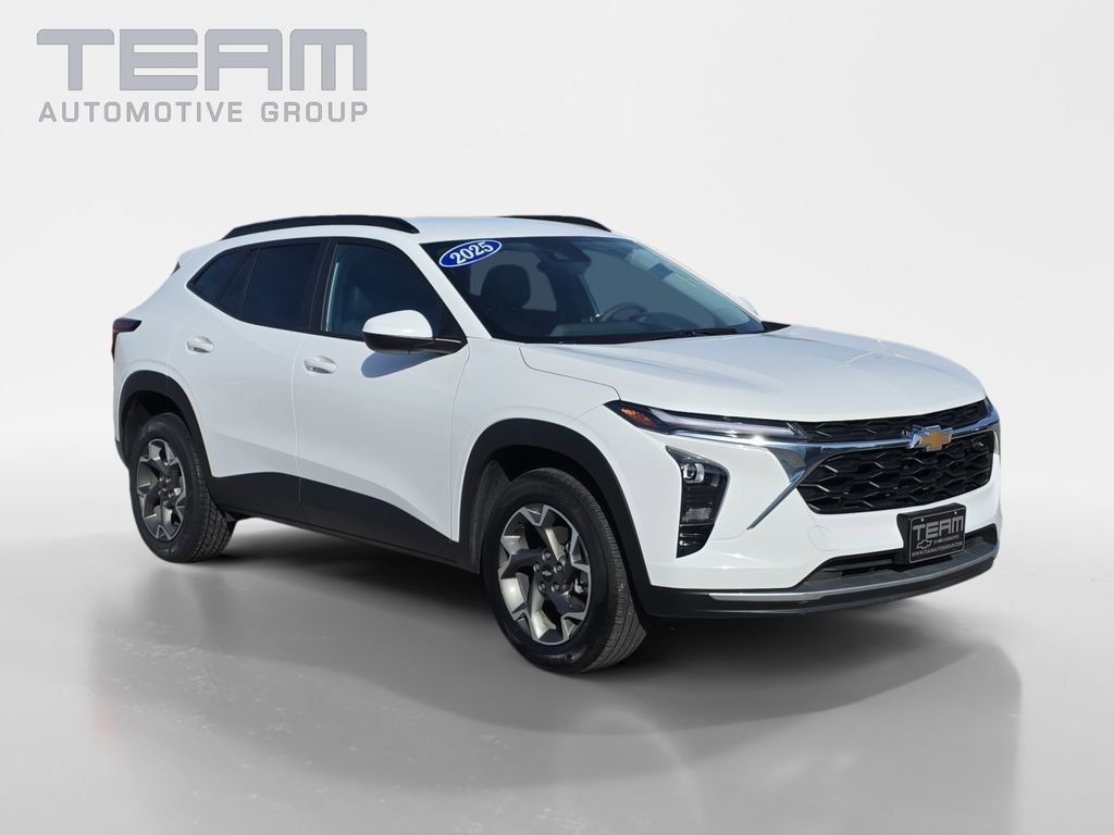 Used 2025 Chevrolet Trax LT