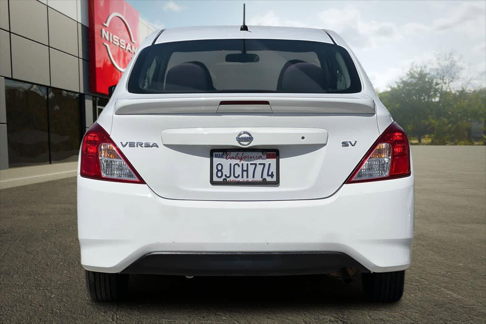 Used 2018 Nissan Versa SV FWD image 8