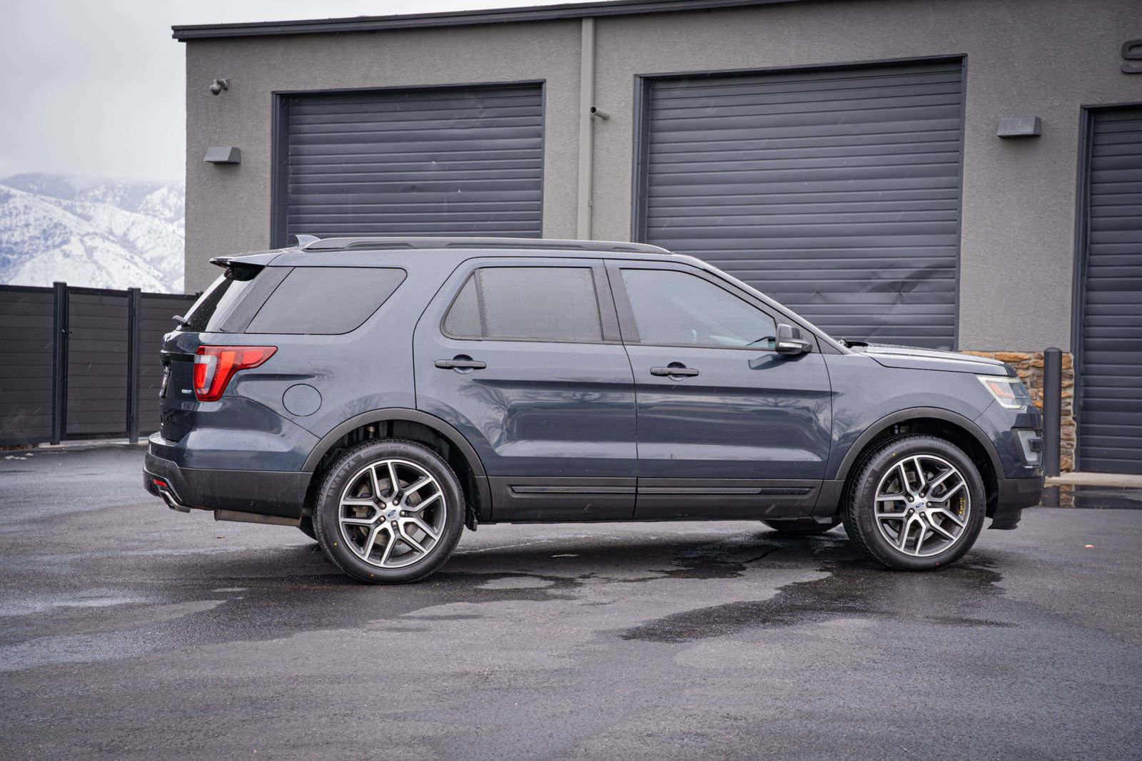 Used 2017 Ford Explorer Sport AWD/4WD image 6