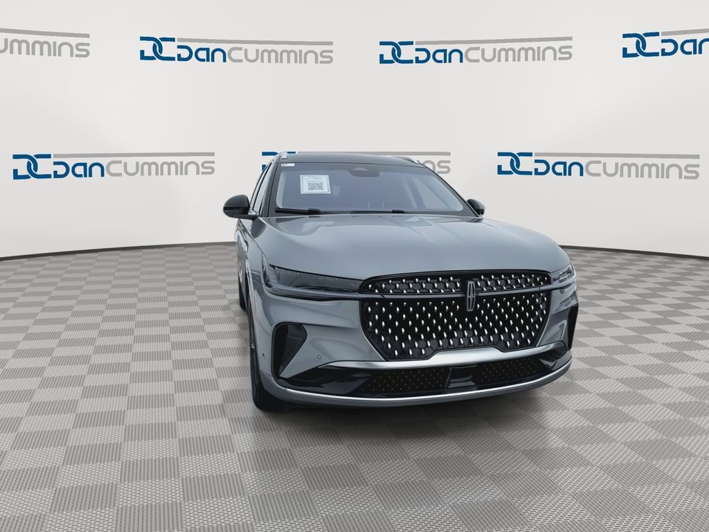 Used 2024 Lincoln Nautilus Reserve image 3