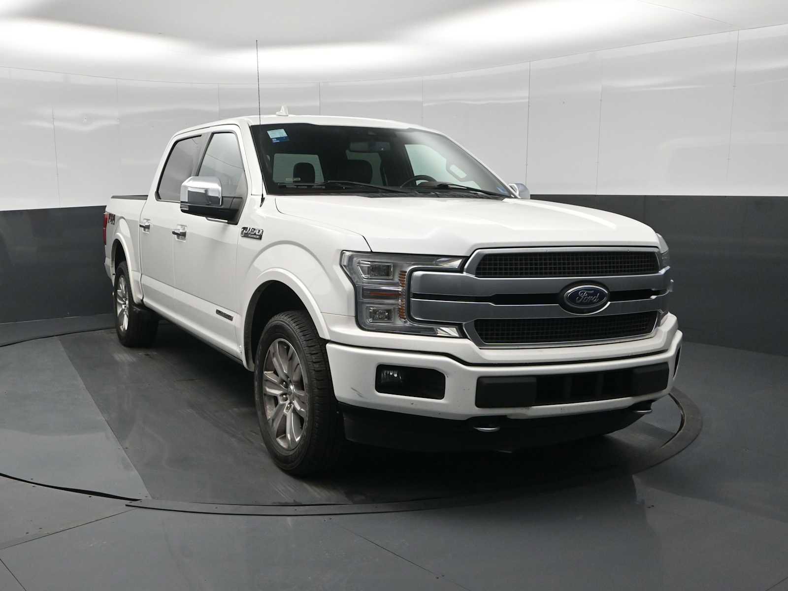 Used 2020 Ford F150 Platinum w/ Equipment Group 701A Luxury image 3