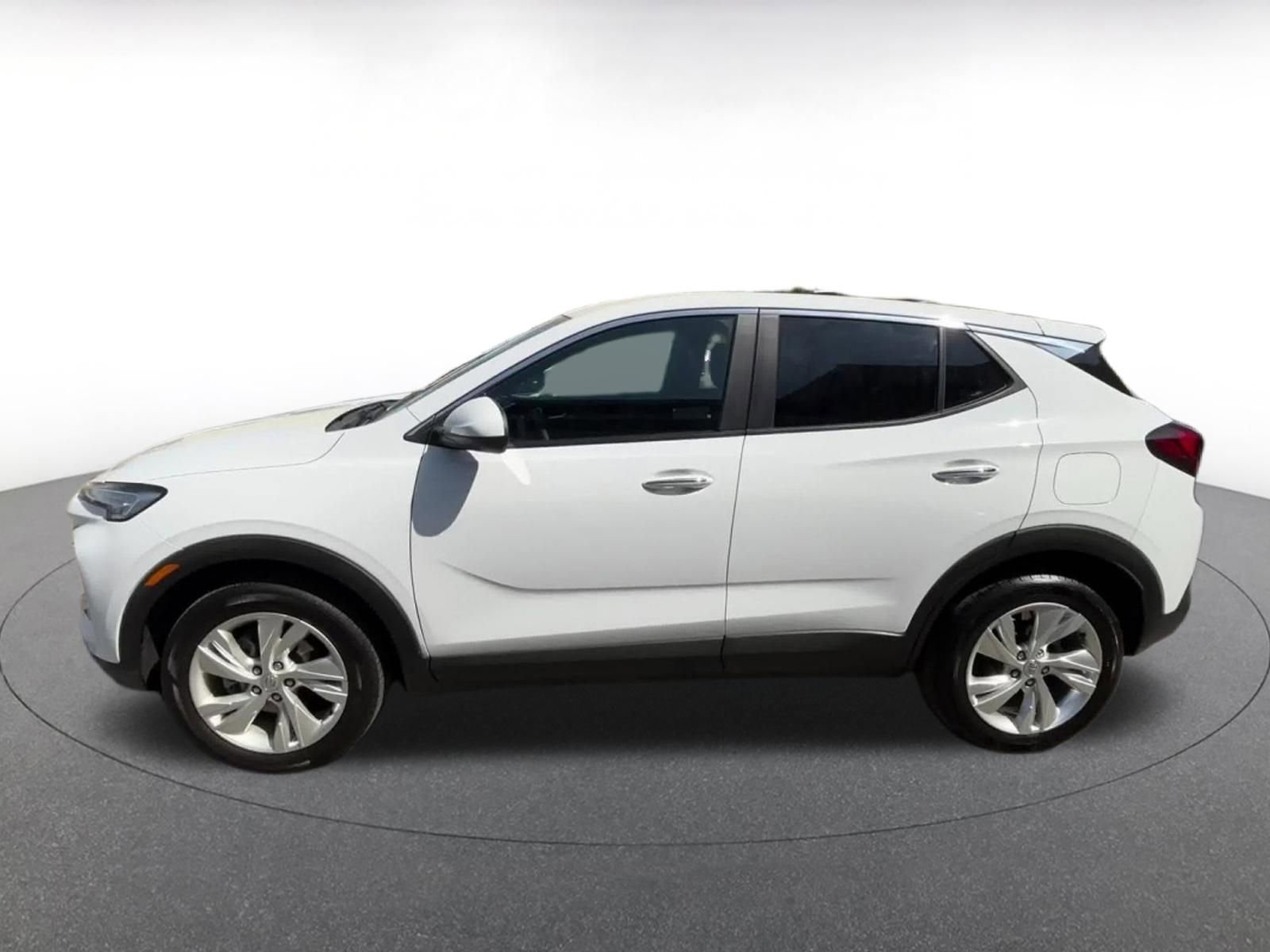 Used 2025 Buick Encore GX Preferred AWD/4WD image 13
