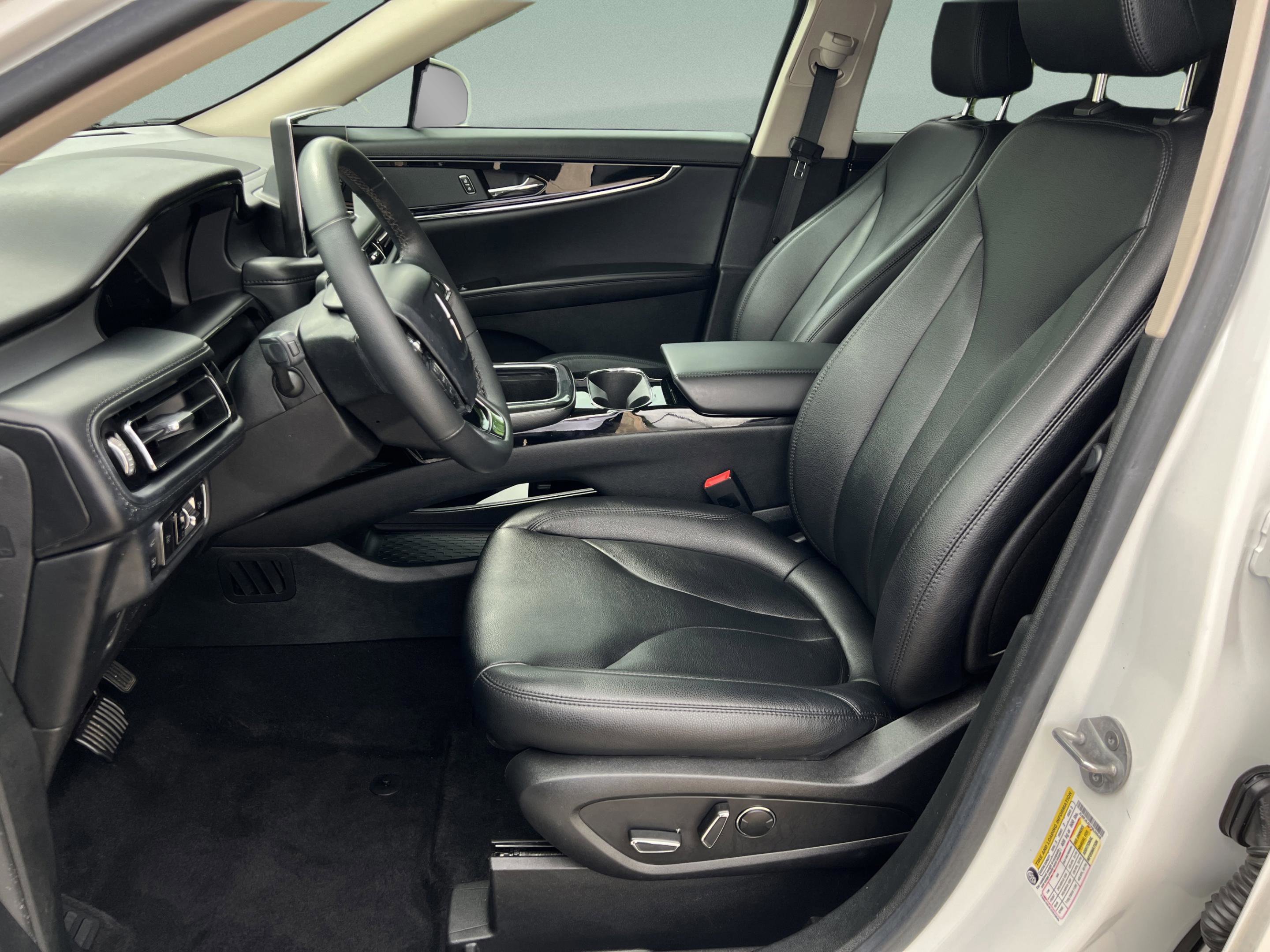 Used 2023 Lincoln Nautilus FWD image 26