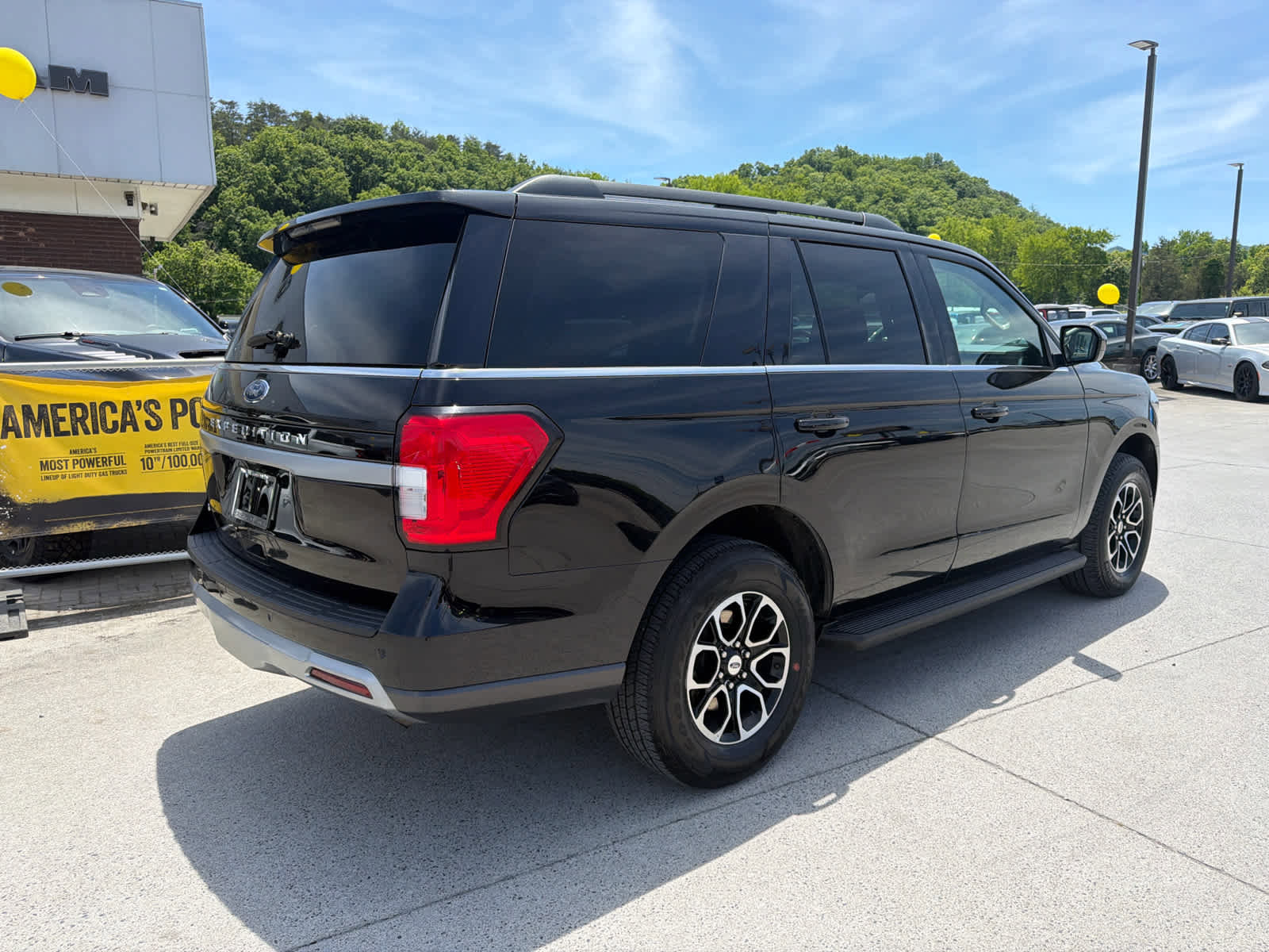 Used 2024 Ford Expedition XLT AWD/4WD image 6