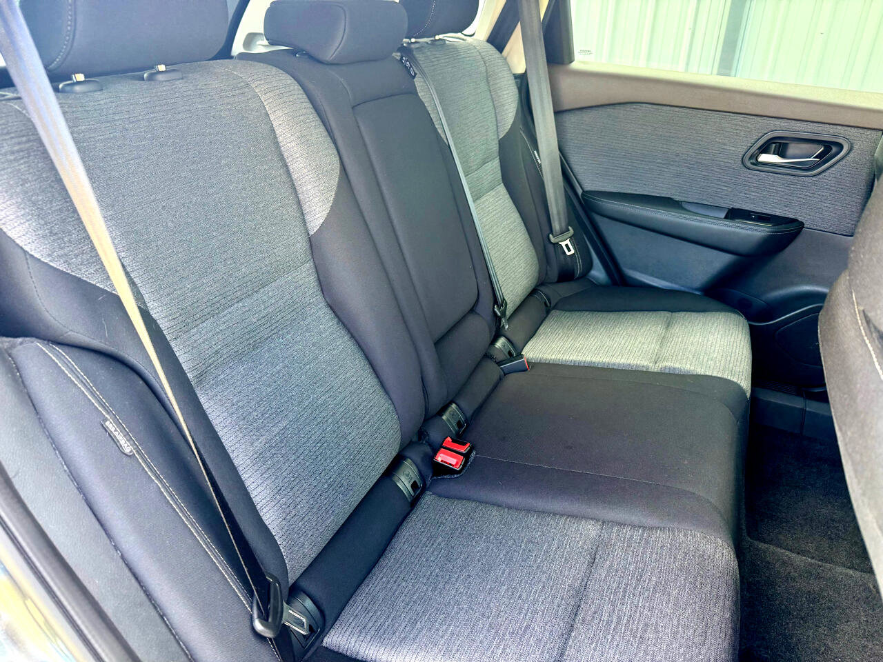 Used 2023 Nissan Rogue SV image 34