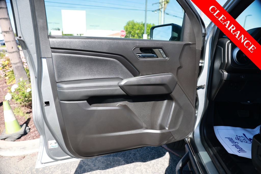 Used 2023 Chevrolet Colorado LT w/ LT Convenience Package II AWD/4WD image 21