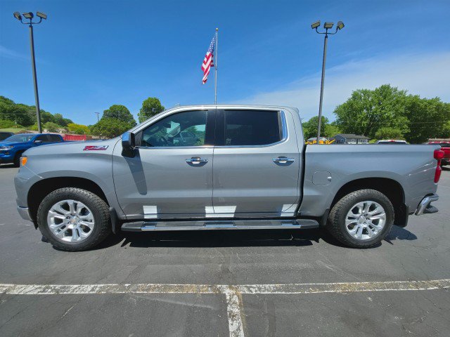 Used 2024 Chevrolet Silverado 1500 LTZ AWD/4WD image 2