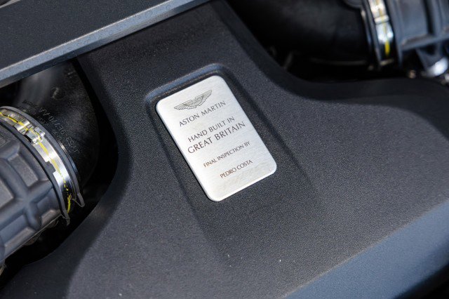 Used 2023 Aston Martin V8 Vantage Coupe RWD image 50