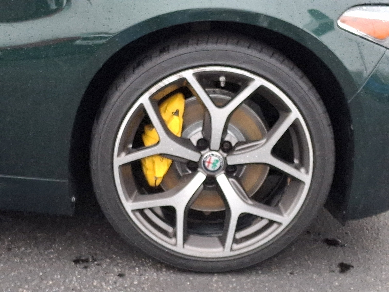 Used 2020 Alfa Romeo Giulia Ti w/ Active Blind Spot Package image 8