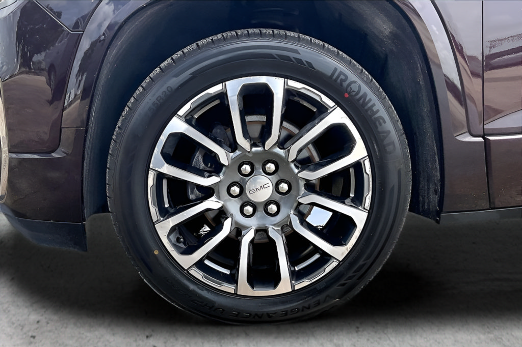 Used 2020 GMC Acadia Denali w/ Technology Package FWD image 36
