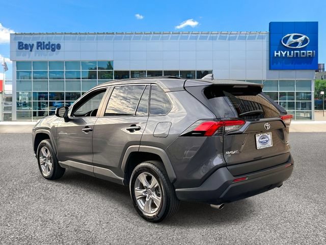 Used 2025 Toyota RAV4 XLE AWD/4WD image 7