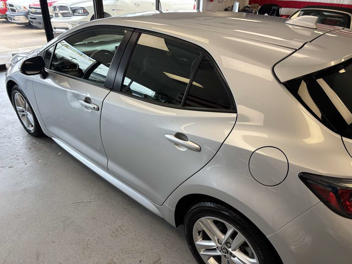 Used 2019 Toyota Corolla SE w/ Carpet Mat Package FWD image 12