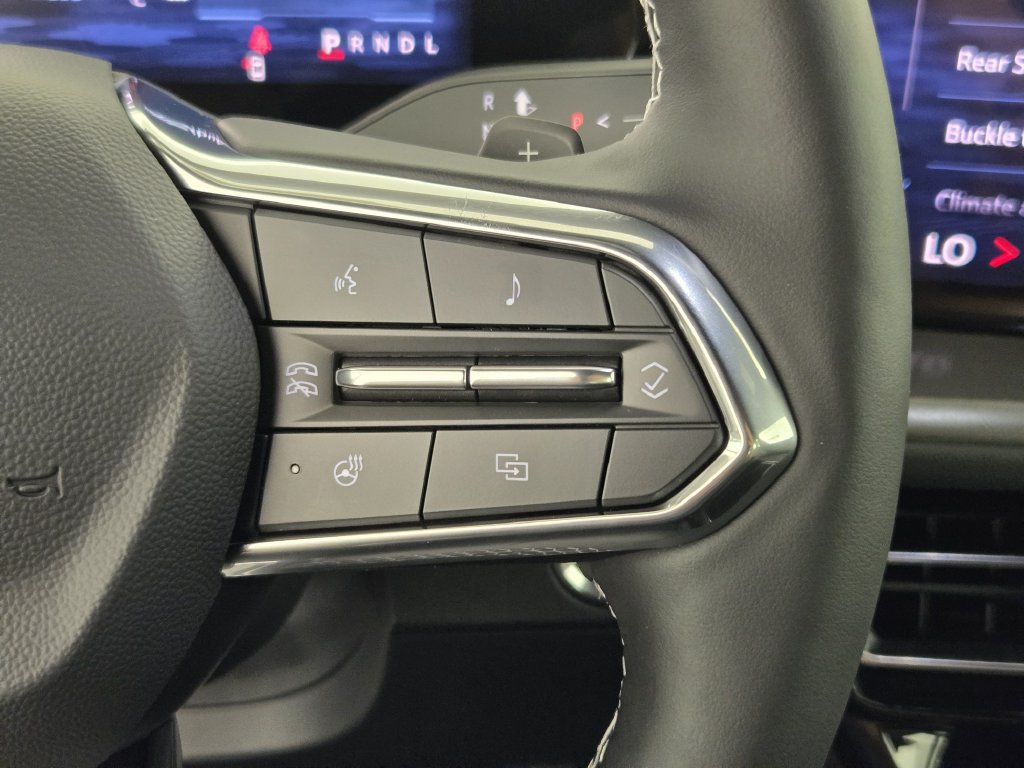 New 2026 Chevrolet Traverse LT w/ Midnight/Sport Edition FWD image 32