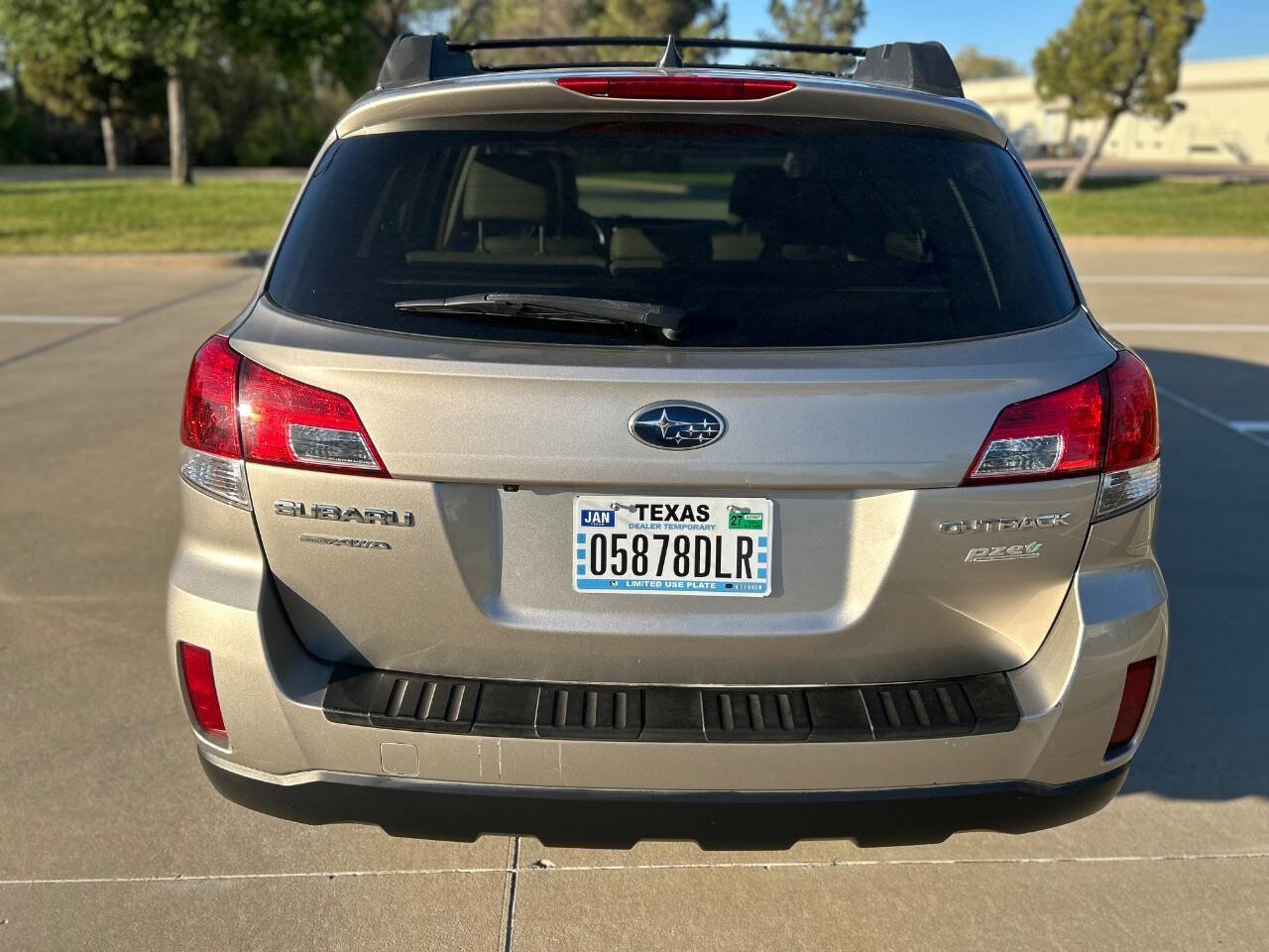 Used 2014 Subaru Outback 2.5i Limited w/ Moonroof Package image 7