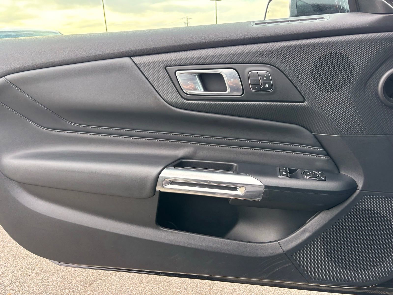 Used 2024 Ford Mustang GT Premium image 12