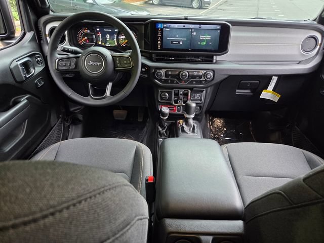Used 2025 Jeep Gladiator Sport AWD/4WD image 14